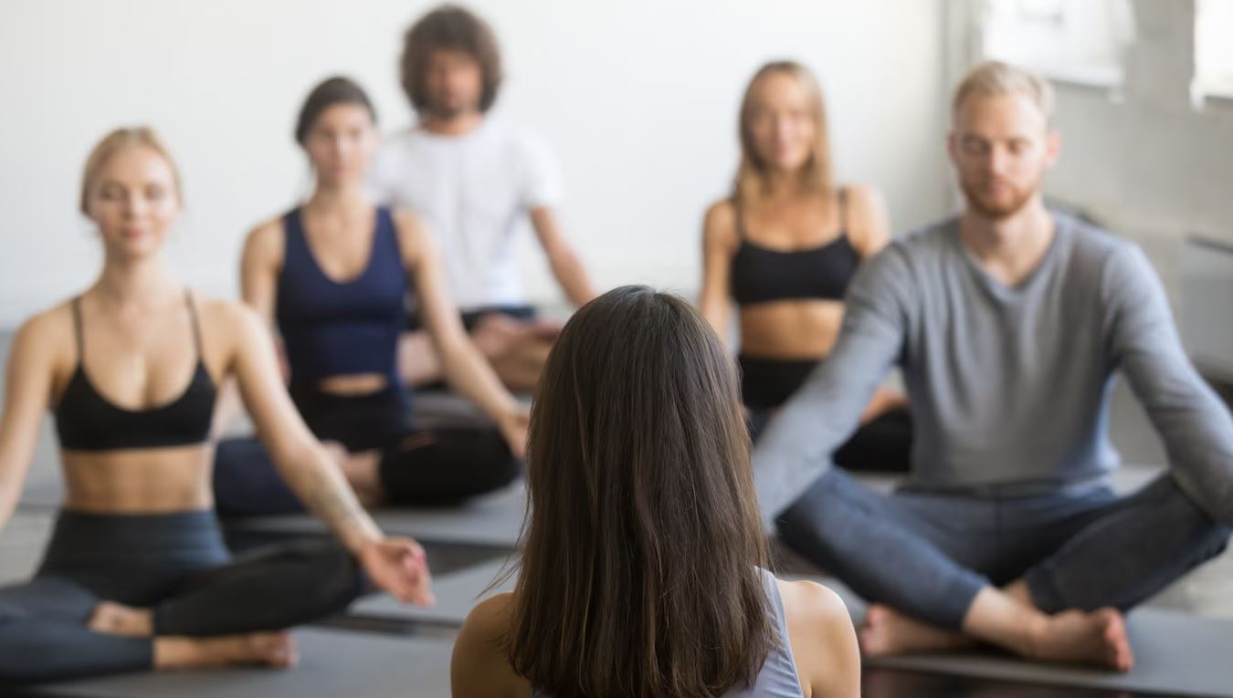 Как научиться медитировать в группе